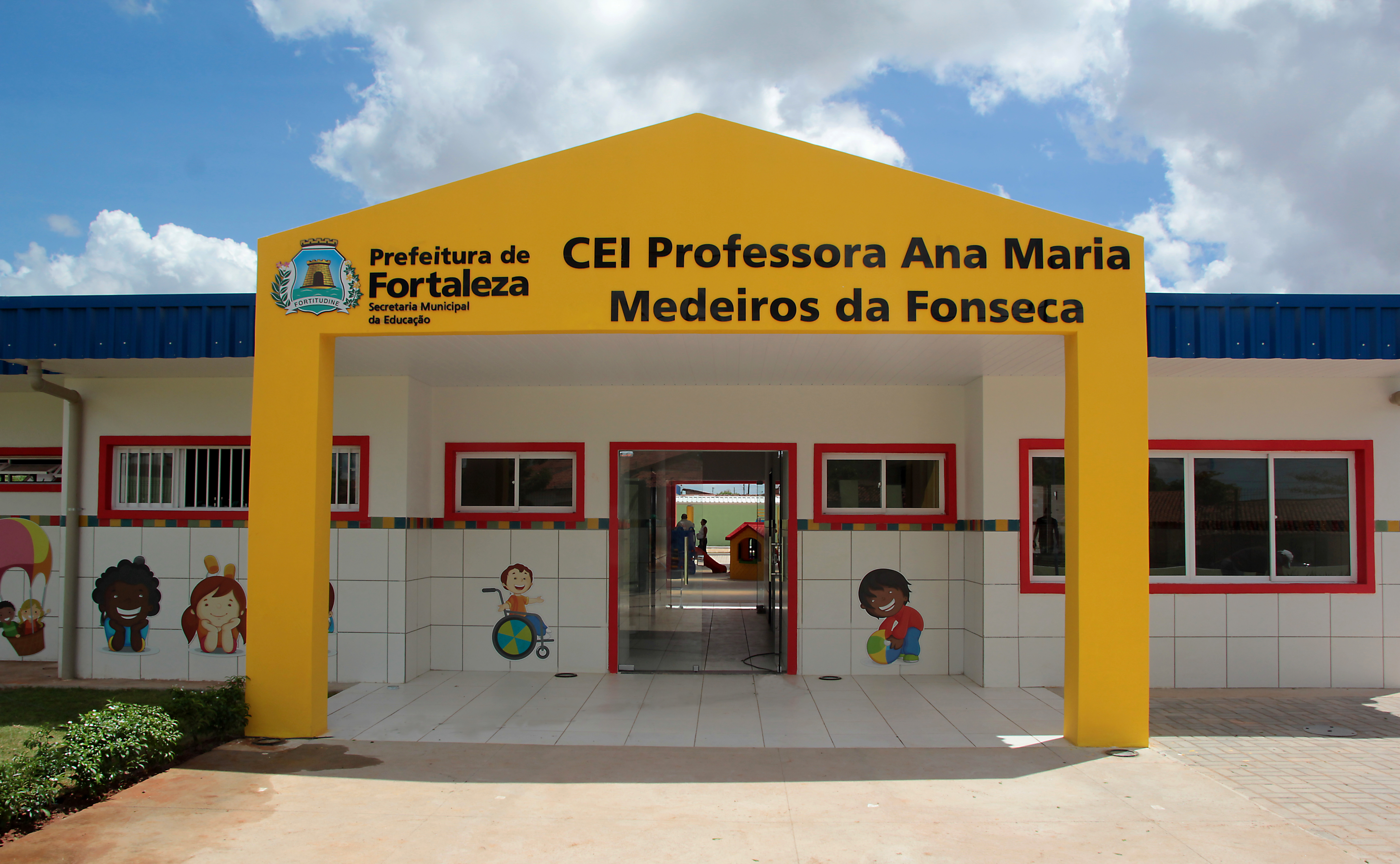 Fachada do Centro de Educação Infantil (CEI)­­­­­­­­­­­­­­­­­­­ Professora Ana Maria Medeiros da Fonseca